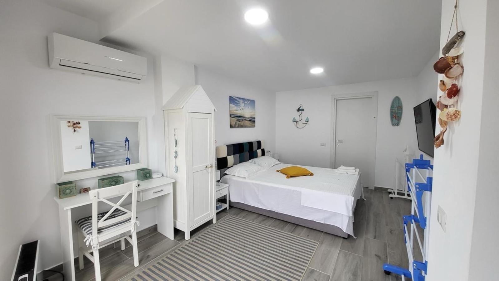 Serenity Sea View Apartment Olimp Exteriér fotografie